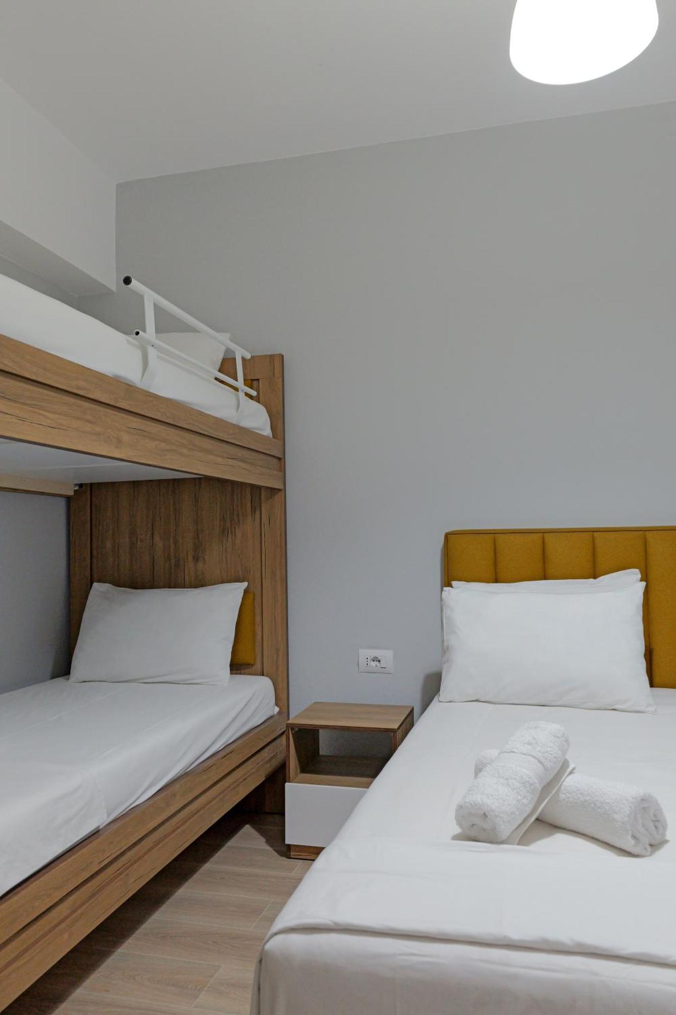 Hotel Holiday ซารานเดอ ภายนอก รูปภาพ