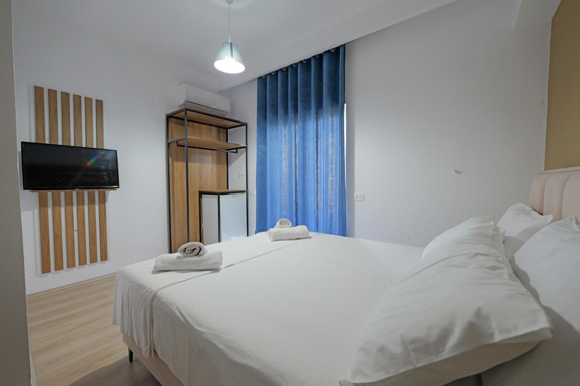 Hotel Holiday ซารานเดอ ภายนอก รูปภาพ