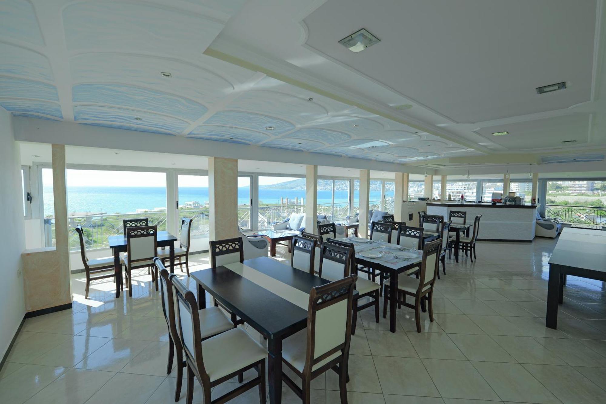 Hotel Holiday ซารานเดอ ภายนอก รูปภาพ