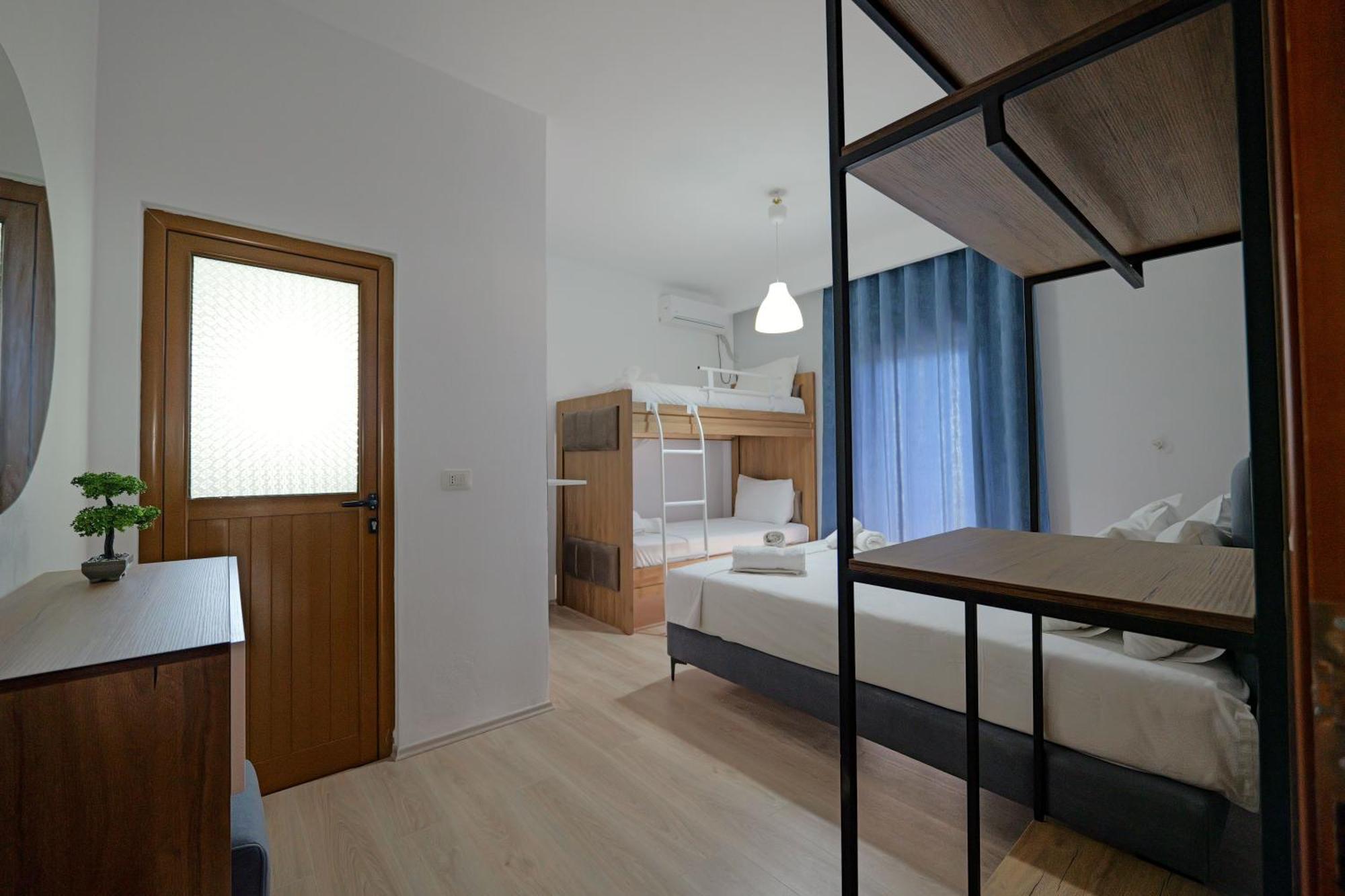 Hotel Holiday ซารานเดอ ภายนอก รูปภาพ