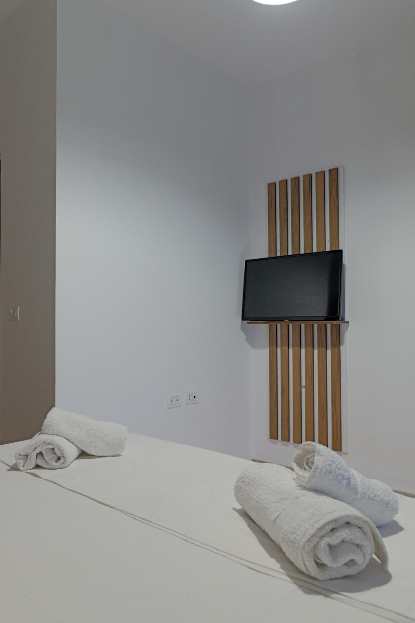 Hotel Holiday ซารานเดอ ภายนอก รูปภาพ