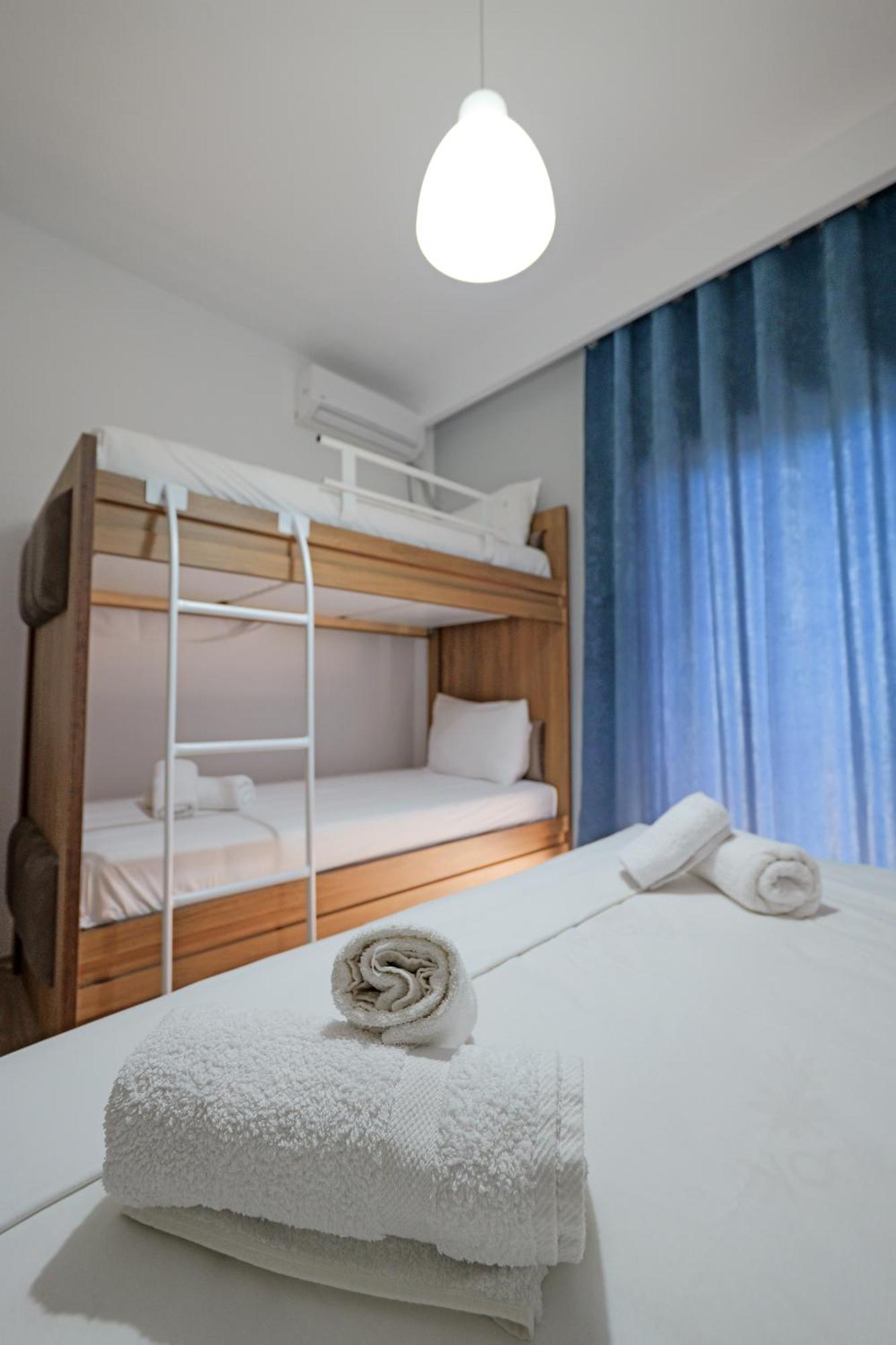 Hotel Holiday ซารานเดอ ภายนอก รูปภาพ