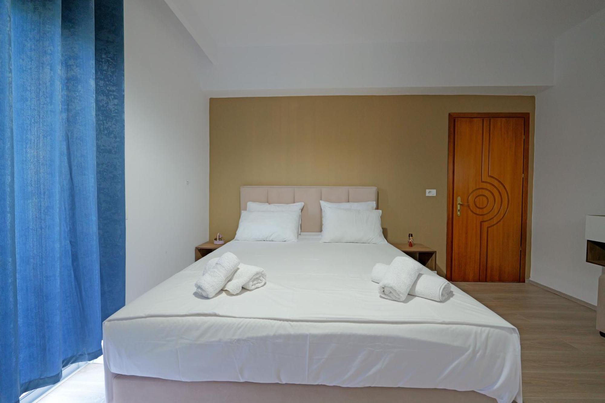Hotel Holiday ซารานเดอ ภายนอก รูปภาพ