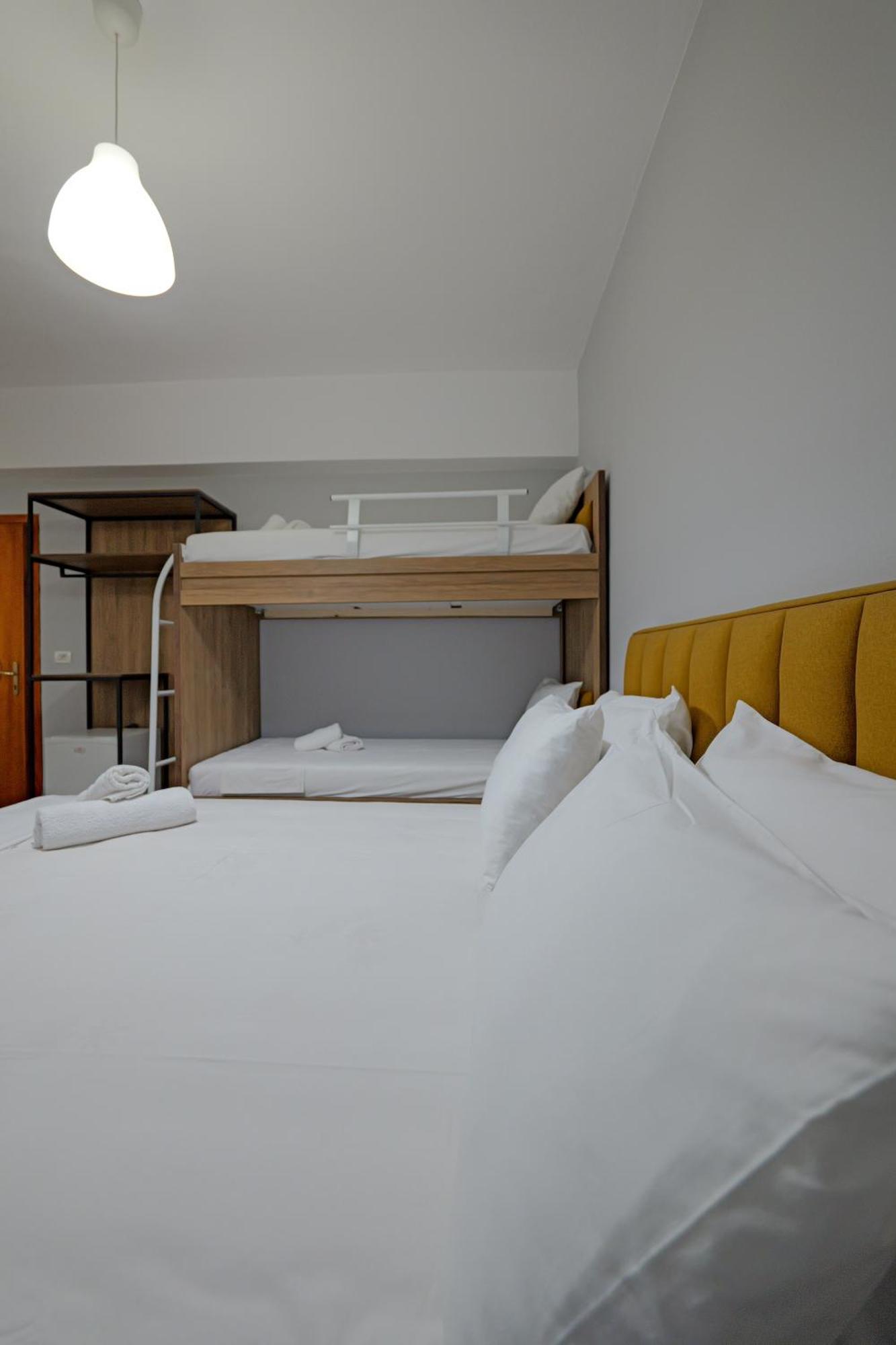 Hotel Holiday ซารานเดอ ภายนอก รูปภาพ