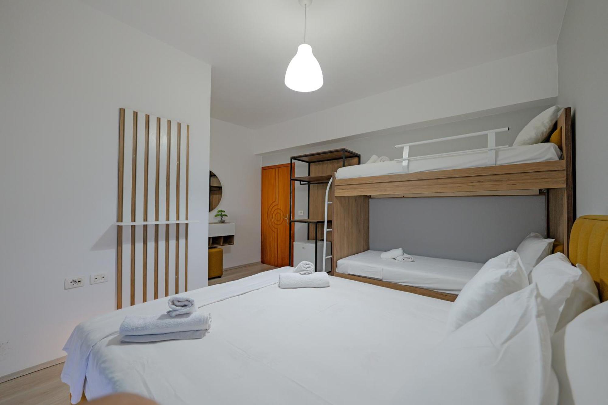 Hotel Holiday ซารานเดอ ภายนอก รูปภาพ
