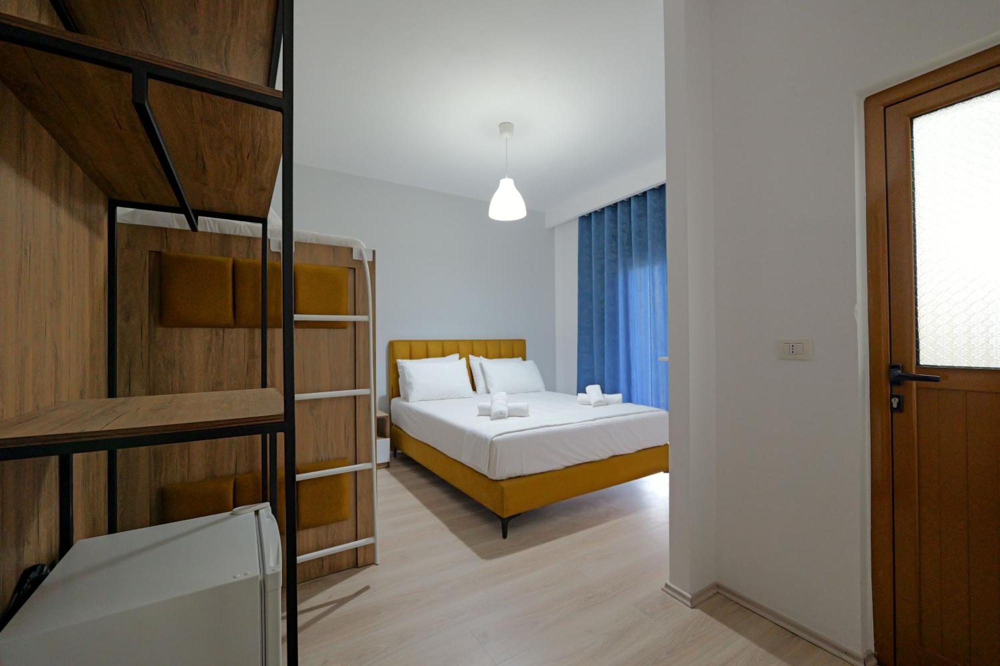 Hotel Holiday ซารานเดอ ภายนอก รูปภาพ